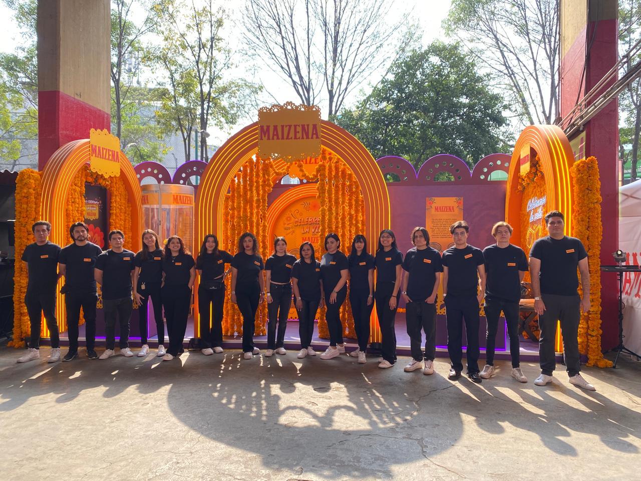 Equipo de Moon frente a la activación de Maizena